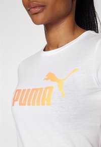 Puma SUMMER SPORTS TEE - Apdrukāts T-krekls - white