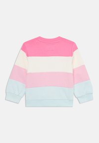 Felpa multicolore con strisce orizzontali in rosa, bianco e azzurro chiaro. Presenta polsini a coste e scollatura rotonda. Tessuto morbido.