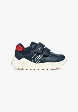 Scarpa da atleta navy in materiali in pelle e rete, con doppie cinghie in velcro, suola bianca e logo del marchio argentato.