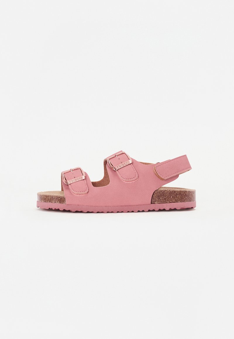 Sandal de cor-de-rosa com duas tiras ajustáveis com fivela, palmilha de cortiça e sola em borracha. O design com calcanhar aberto apresenta material superior liso e fundo texturizado.