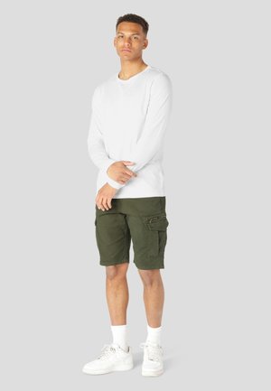 KASPER - Shorts - olive green