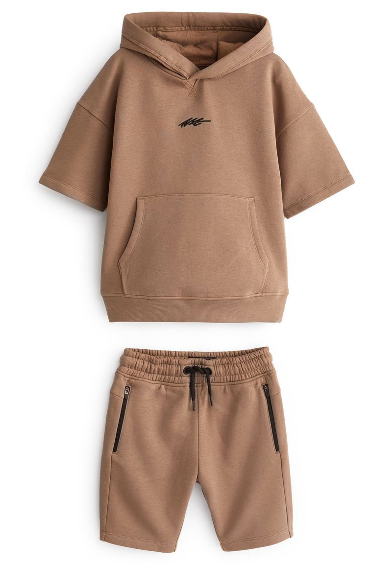 Next SHORT SLEEVE HOODIE AND SHORT SET Shorts stone natural/bruin