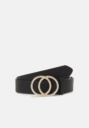 Cinto de couro preto com uma fivela dupla circular em ouro adornada com brilhantes transparentes. Textura suave, design clássico e comprimento ajustável.