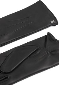 Gants en cuir noir au design épuré, avec de simples détails de couture et un poignet froncé ; texture lisse avec une finition monochrome.