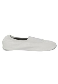 Weiße Leder-Slipper mit glatter Textur, rundem Zehenbereich und minimaler Nahtverarbeitung. Flexible Sohle für Komfort und einfache Handhabung.