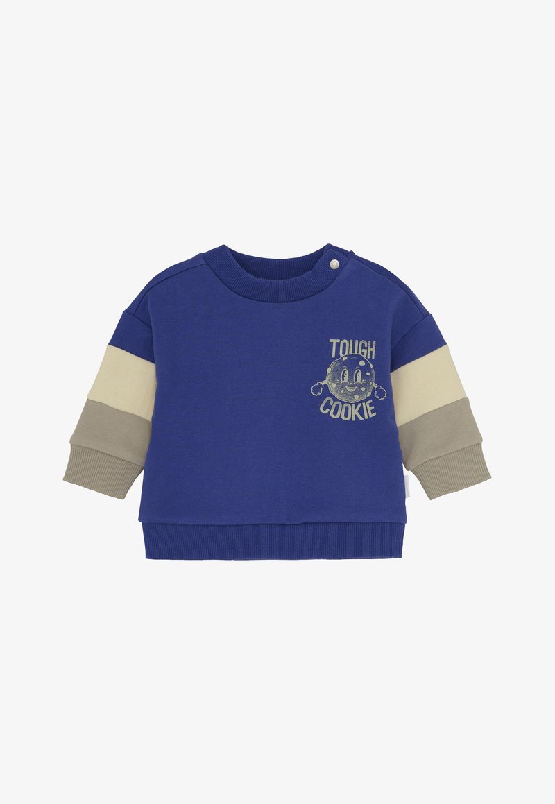 Sweatshirt bleu pour enfants avec des manches beige et taupe, bouton près du col et texte "Tough Cookie" accompagné d'un graphique de cookie sur la poitrine.