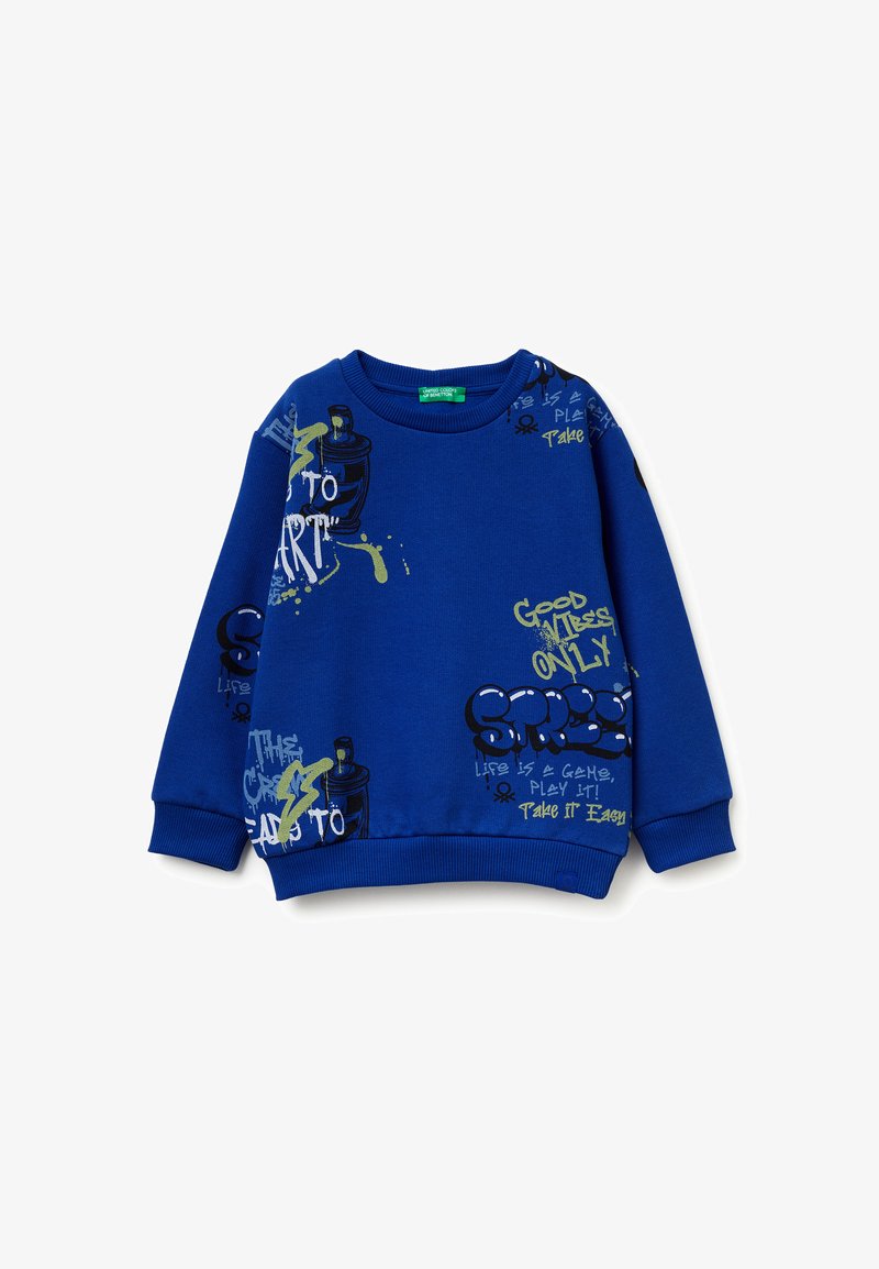 Sudadera azul con impresiones estilo graffiti. Presenta cuello redondo, mangas largas, puños acanalados y textos y diseños divertidos. Textura de tela suave.