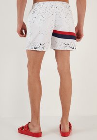 Buratti REGULAR FIT - Fürdőnadrág - white