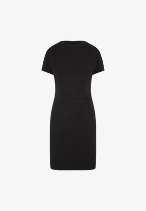 Schwarzes knielanges Kleid mit kurzen Ärmeln, rundem Ausschnitt und dezent asymmetrischer Naht vorne.