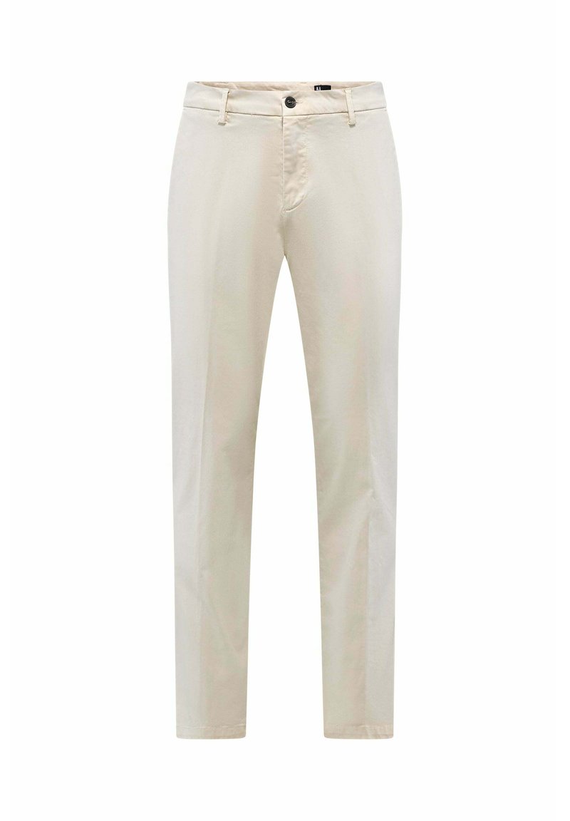 Beige katoenen broek met rechte pijpen, ritssluiting en één knoopsluiting; voorzien van twee achterzakken en een schone, gladde textuur.