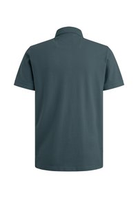 Polo a maniche corte di colore verde scuro, con colletto classico e tessuto liscio e strutturato, senza modelli o loghi visibili.