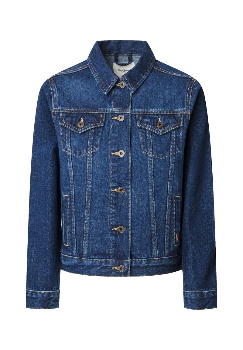 Chaqueta de mezclilla en azul oscuro con un corte clásico, cierre de botones, dos bolsillos en el pecho y costuras amarillas en contraste.