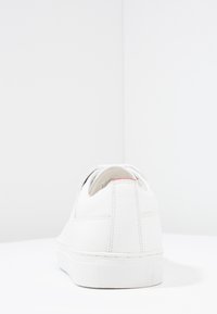 HUGO Sneakers basse - white