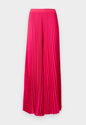 Saia maxi plissada em rosa vibrante, com uma cinta suave e tecido longo e fluido com textura vertical por toda a parte.