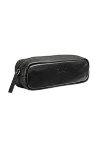 Crni pravokutni kožni neseser s patentnim zatvaračem i suptilnim utisnutim logotipom marki sprijeda.