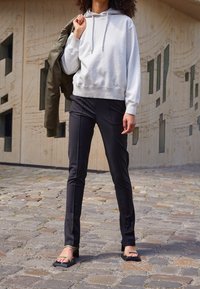 Han Kjøbenhavn Mikina s kapucí - light grey