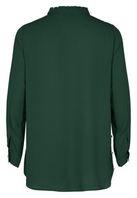 Blusa verde bosco con maniche lunghe, colletto arricciato e bottoni decorativi sui polsini. Texture morbida, vestibilità comoda.