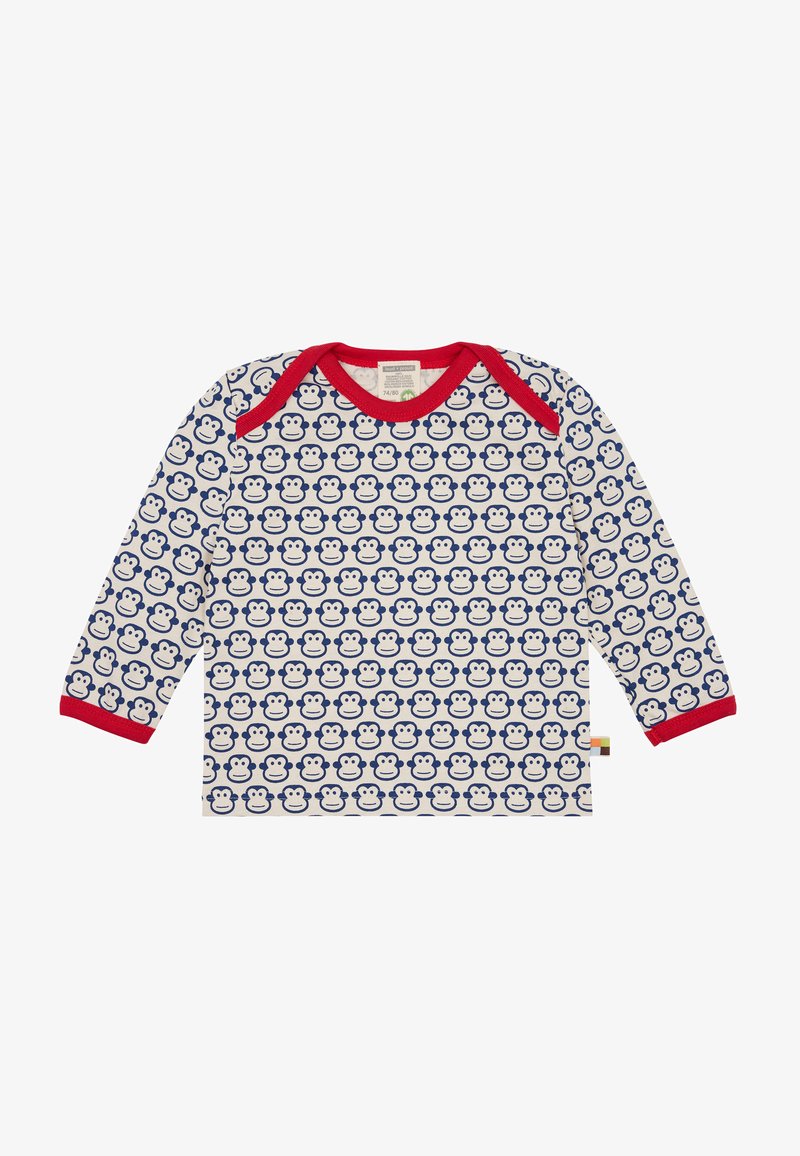 Langärmliges Hemd aus weichem Stoff mit weißem Grund, blauen Affenmuster und roten Akzenten am Ausschnitt und den Ärmeln.