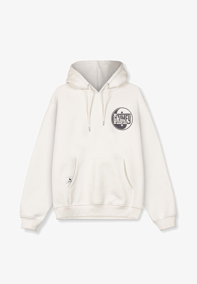 Sudadera blanca hecha de tela suave, con un bolsillo frontal, capucha con cordón y un logo negro circular con el texto "GRIMEY."