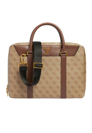 Bolsa de ordenador portátil con patrón en marrón y beige, con detalles de cuero, dos asas y una correa negra ajustable. Presenta un logo dorado y un cierre de cremallera.