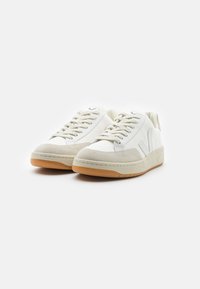 Veja V 12 - Tenisky - white/natural