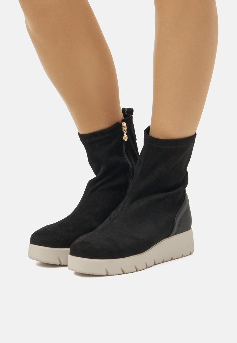 Maria Mare Botines de cuña - black