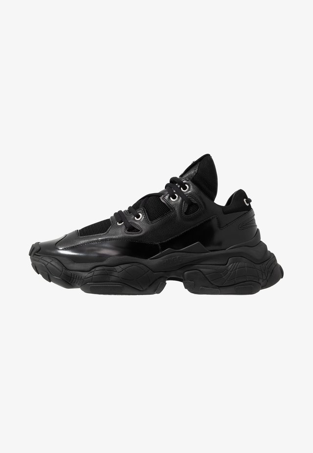 ATOMIC RUNN BOMS - Trainers - black