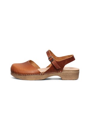 DIANA BROWN SOFT - Clogs - brown