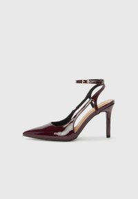 Unselected, dark brown