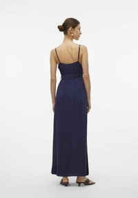 Vero Moda VMEASY LANGES - Vestito lungo - navy blazer