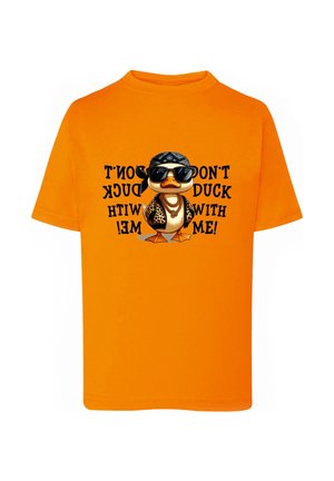 - T-shirt z nadrukiem