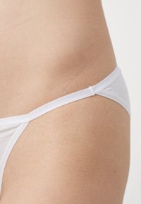 Calvin Klein Underwear HIGH LEG MID RISE - Fecskék - white