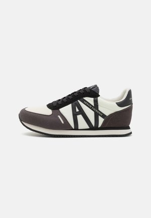 Joggesko - pavement/black/off white