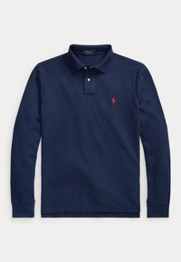 Tmavomodré dlhé rukávové polo tričko s golierom a gombíkovou légou, s červeným vyšívaným logom Polo Ralph Lauren na hrudi.