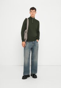 Jack & Jones JJEEMIL HALF ZIP - Pullover - duffel bag