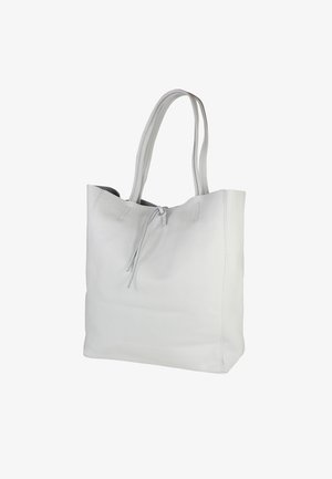 Witte leren shopper met een textuur, voorzien van twee handvatten en een trekkoordsluiting. Eenvoudig, rechthoekig ontwerp zonder zichtbare metalen details.