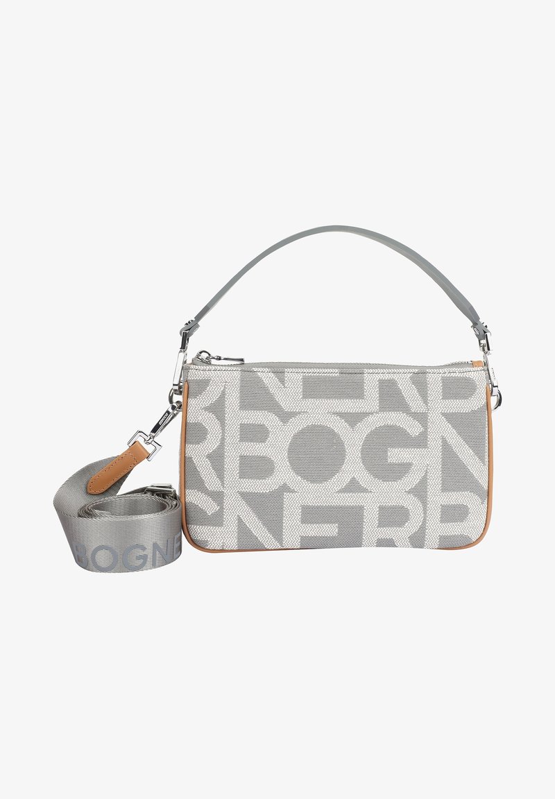 Una borsa di tessuto grigia presenta un bold, motivo a logo ripetuto, un manico grigio chiaro e una tracolla staccabile con dettagli in pelle.