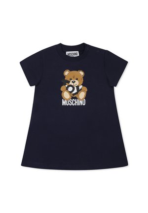 Vestito a maniche corte blu navy in cotone, con una grafica di un orso stampata e il logo "Moschino" sul davanti. Chiusura a bottoni a pressione sulla spalla.