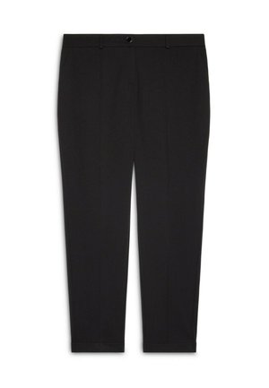 Zwarte op maat gemaakte broek tot de enkel met een tailleband, riemlussen, een knoopsluiting en zijzakken.