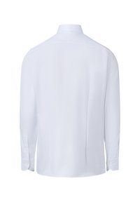 Camicia bianca a maniche lunghe con colletto alto, tessuto lavorato e polsini con bottoni, taglio dritto senza motivi visibili.