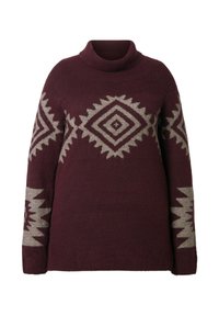 Burgunderfarbener Strickpullover mit hohem Kragen, der ein Rautenmuster in hellbeige an den Schultern und Ärmeln aufweist. Weiche Textur.