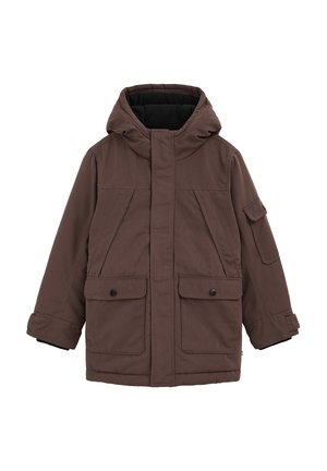 Cappotto invernale marrone con cappuccio, tasche frontali a falda, chiusure con zip e bottoni a pressione, e polsini regolabili, isolato per il freddo.