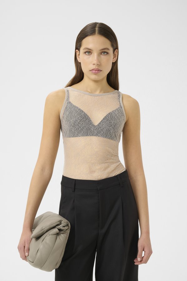 LAIA - Top - rock ridge