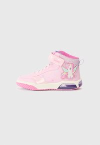 Rosa High-Top-Sneaker mit einem Klettverschluss, verziert mit einem Einhorn-Motiv, Sternenmustern und einer durchsichtigen lila Sohle. Texturierte Stoffakzente.