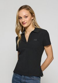 Unselected, black