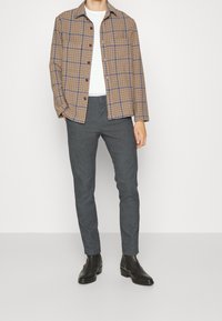 NN.07 Pantaloni - grey
