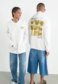 YOURTURN UNISEX - Pulover s kapuco - white