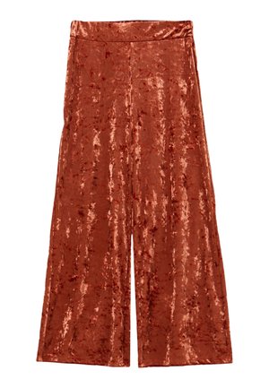 Pantaloni ampi color ruggine realizzati in tessuto strutturato con una superficie lucida e vellutata. Presentano una vita alta e un design plissettato.