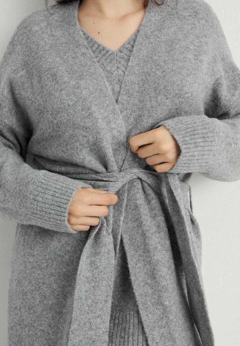 Gilet Mango Gris Taille S - Style Croisé Façon Cache-cœur - Occasion Très Bon état