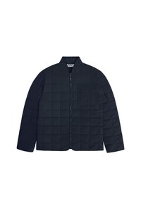 Veste matelassée marine avec col montant, fermeture éclair sur toute la longueur à l'avant et poche poitrine. Texture lisse et motif géométrique sur l'ensemble.